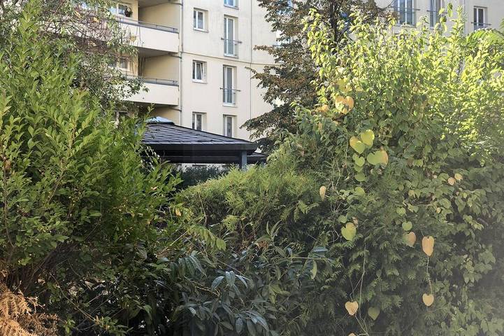 Ganze Wohnung, Sunny terrace apartment in the center with underground parking space and Netflix ... in Leipzig-Ost, Leipzig