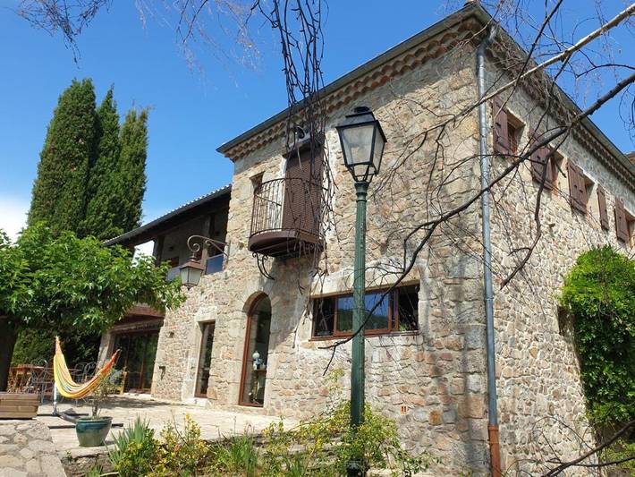 Gîte pour 2 personnes, avec jardin ainsi que vue et piscine à Antraigues-sur-Volane - 3