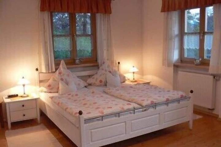 Ferienwohnung für 8 Personen, mit Terrasse und Garten sowie Sauna