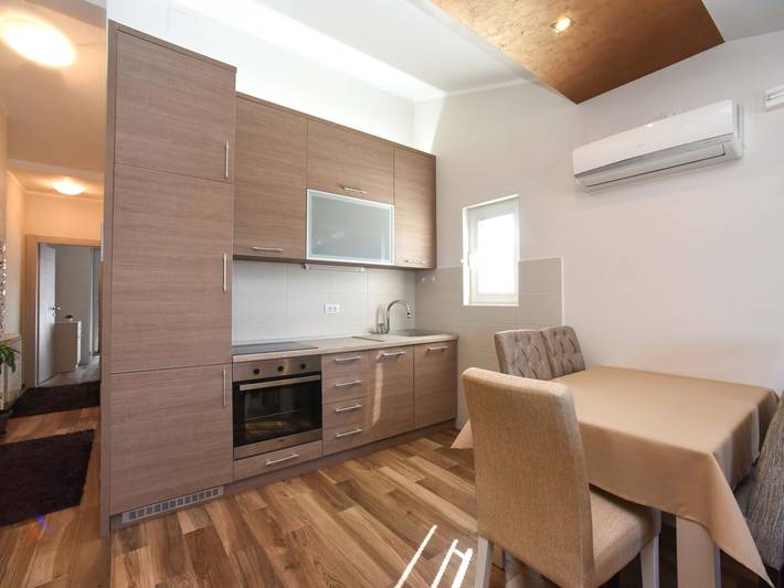 Gîte pour 4 personnes, avec balcon dans Tivat - 3