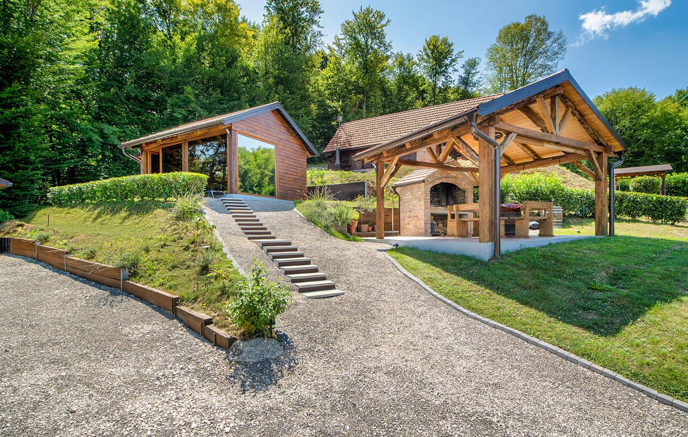 Charmant appartement van 85 m² met terras, wifi en op 1 km van de rivier de Korana in Karlovac, Karlovac region