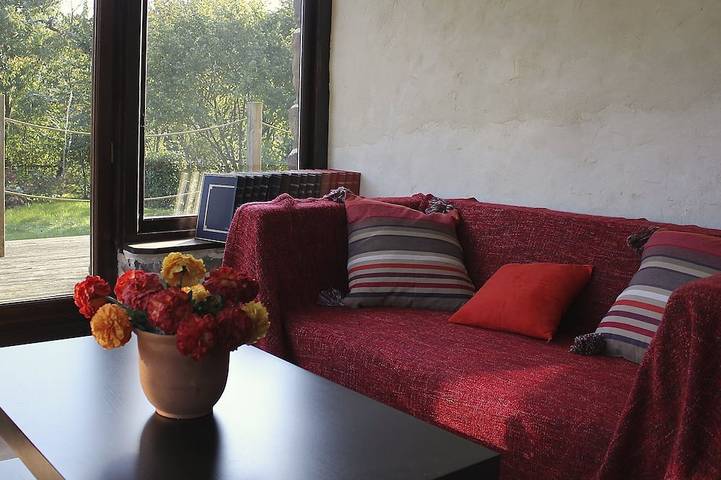 Location de vacances pour 7 personnes, avec jardin et terrasse à Sougéal - 4