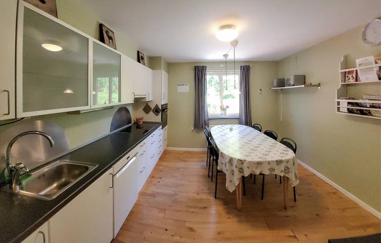 Ganze Ferienwohnung, Ferienwohnung für 6 Personen mit Terrasse in Hylte, Halland