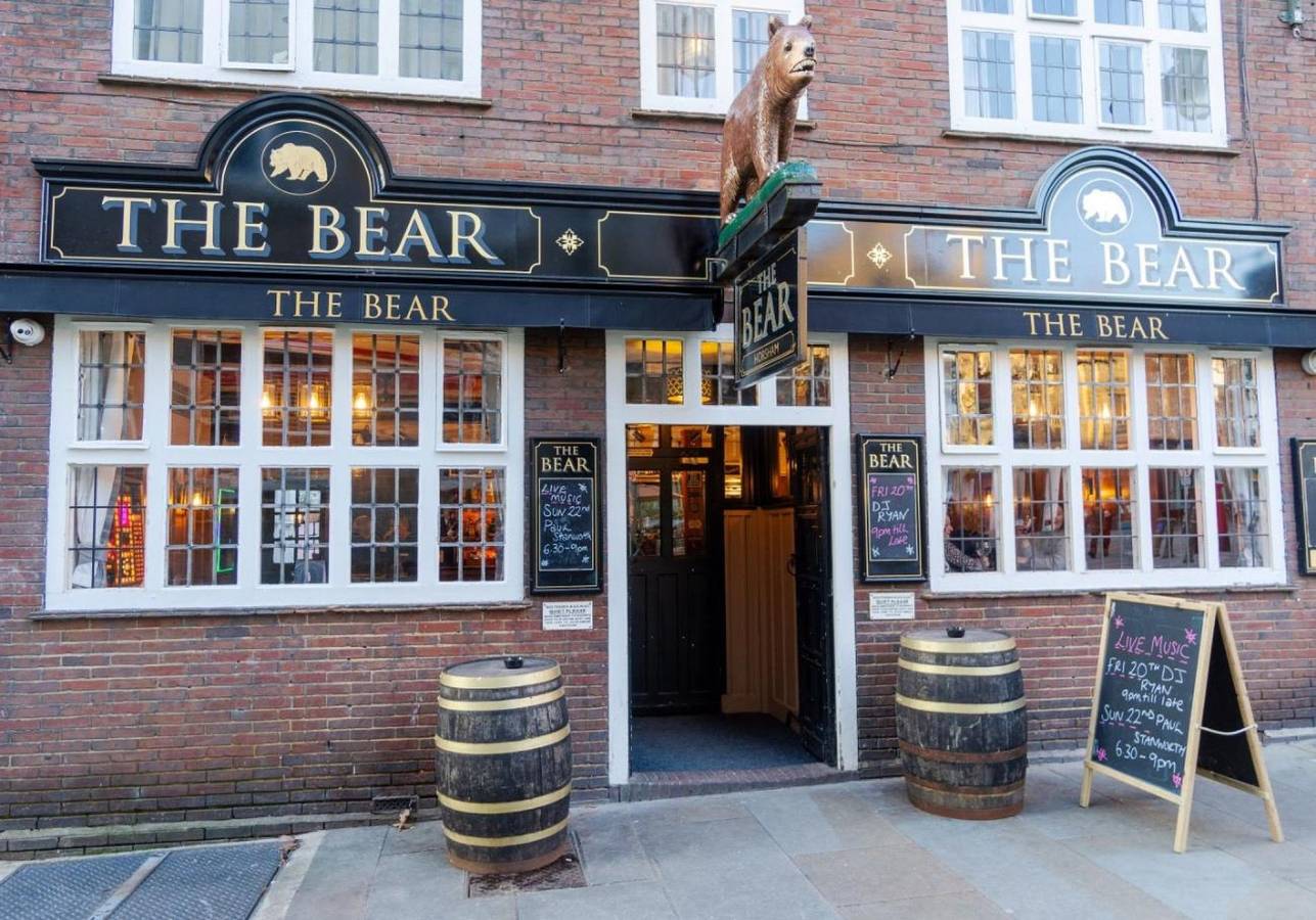 Talbot Lane Cottage Horsham | By My Getaways in Horsham, West Sussex