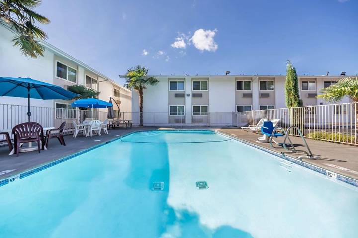 Hotel para 2 personas, con terraza y piscina, Se admiten mascotas - 1