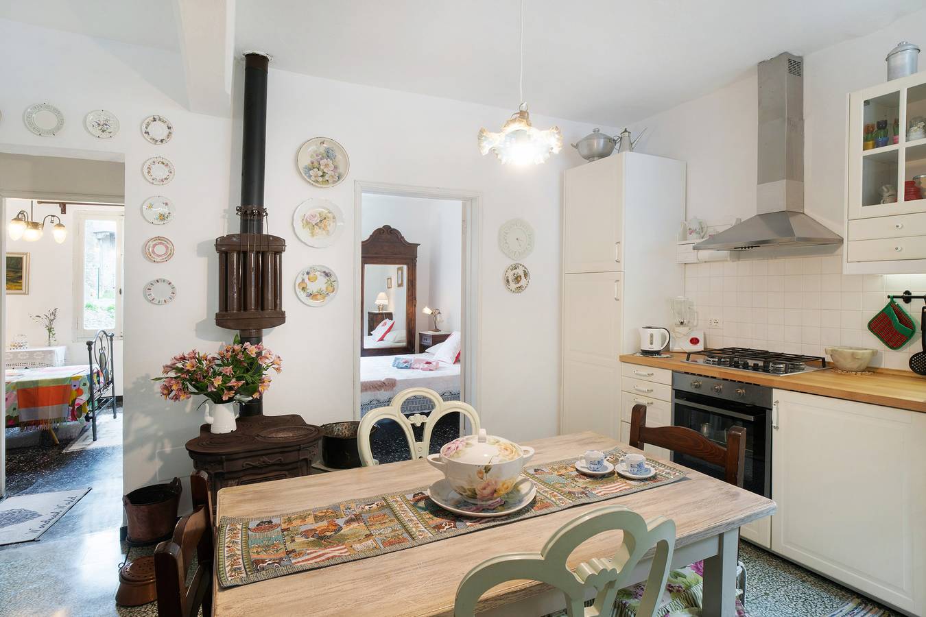Appartamento intero, Appartamento 'Al Frantoio' con giardino privato in Castelvecchio di Rocca Barbena, Riviera di Ponente