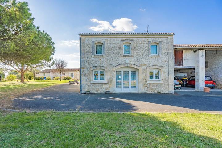 Gîte pour 8 personnes, avec Jardin