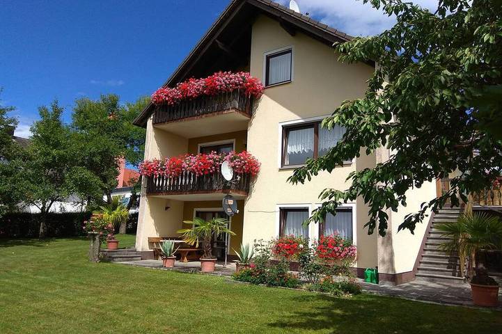 Ferienwohnung für 6 Personen, mit Balkon und Garten in Birgland