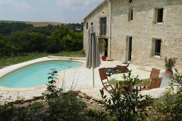 Gîte pour 8 personnes, avec terrasse et jardin à Lombers