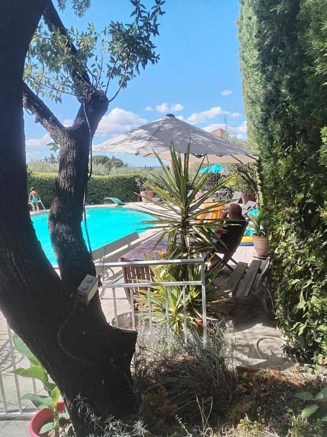 Maison d’hôte pour 4 personnes, avec jardin ainsi que vue et piscine à Beaucaire - 2