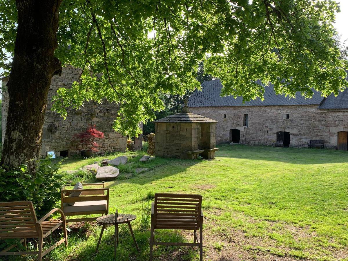Ancien Prieure Chambre King Size avec sauna et bain nordique privatifs en extérieur in Saint-Merd-les-Oussines, Région d'Ussel