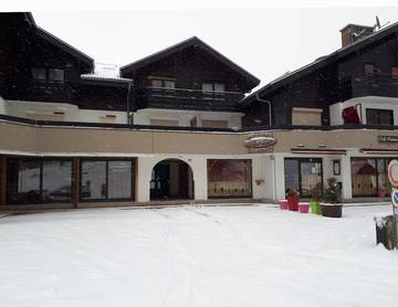 Gîte pour 5 personnes, avec balcon et vue sur le lac à Thollon-les-Mémises