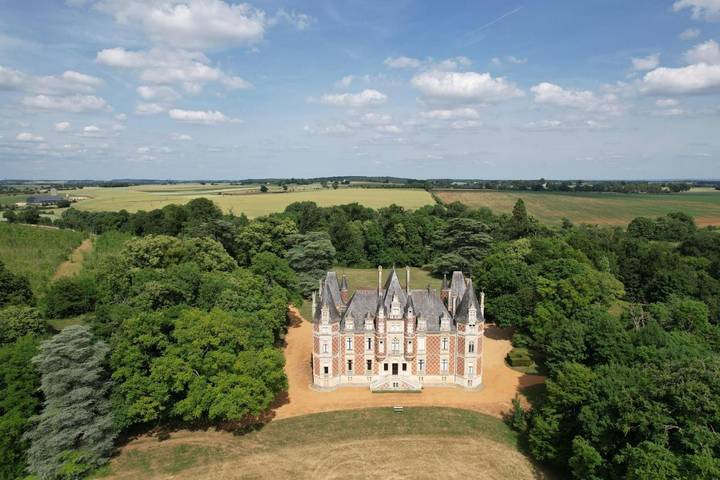 Maison de campagne pour 15 personnes, avec Terrasse et Jardin à Maigné