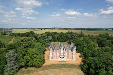 Maison de campagne pour 15 personnes, avec jardin et terrasse à Maigné