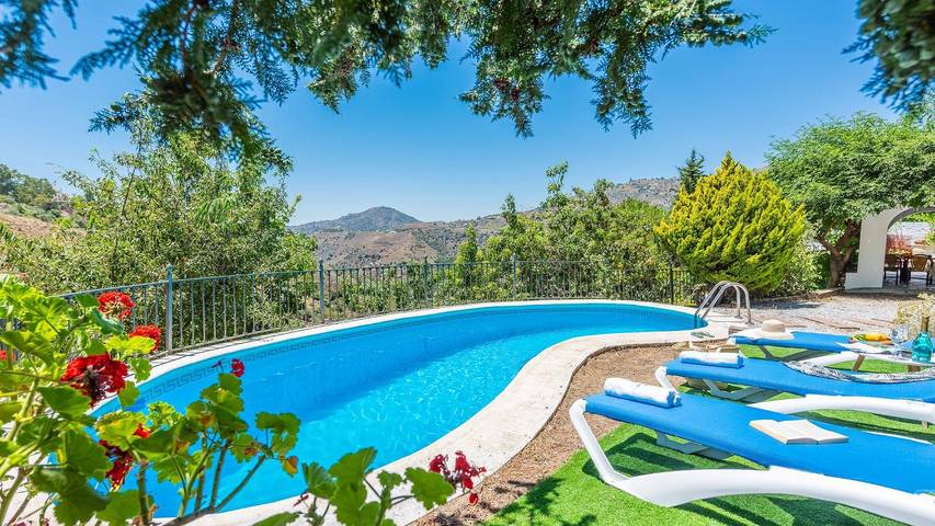 Villa voor 6 personen, met zwembad en balkon/terras, met huisdier in Cómpeta