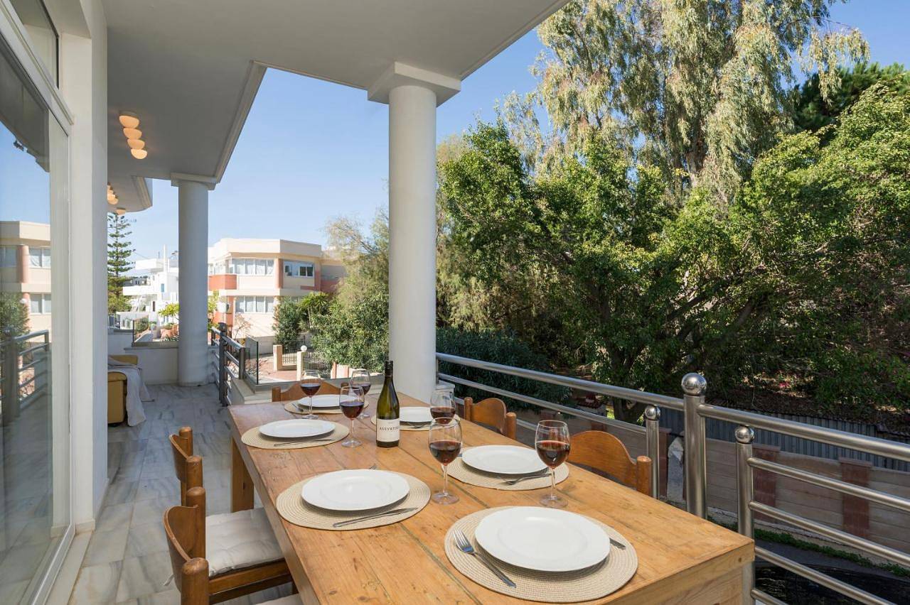 Ganze Wohnung, Saltia Apartments, Steps to the Sandy Beach in Agioi Apostoli, Chania und Umgebung
