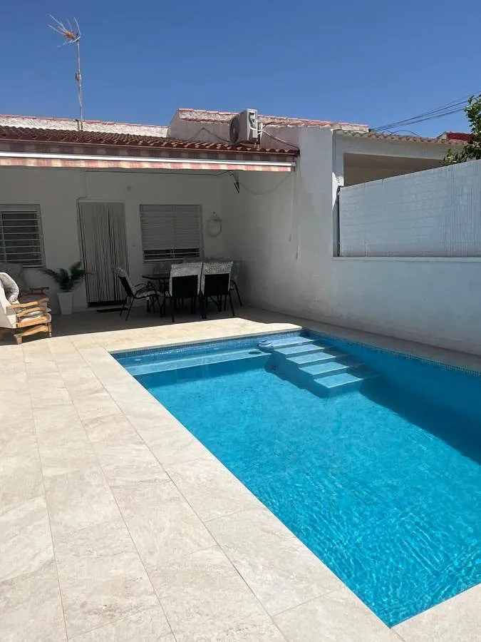 Casa de vacaciones para 4 personas, con terraza y piscina - 1