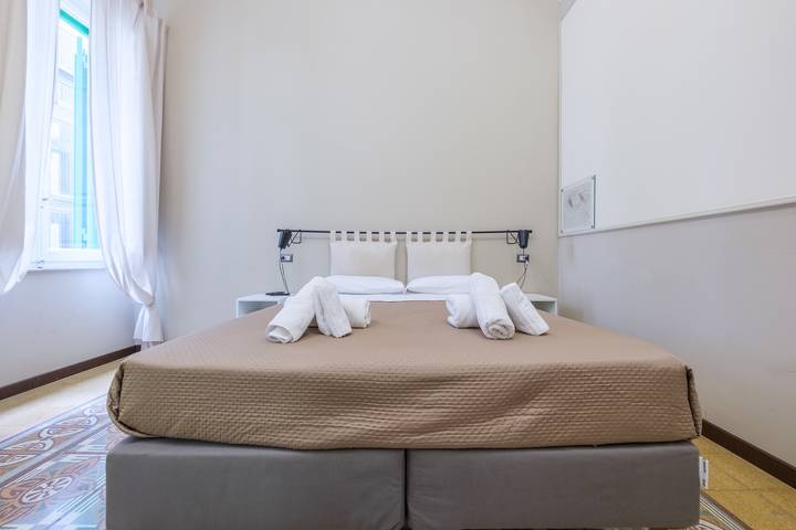Period Room '1925' with Wi-Fi and Air Conditioning in Messina, Messina Province