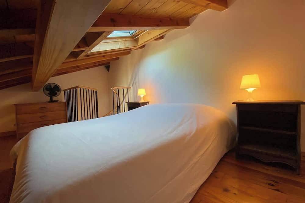 Entire apartment, Le Xilotik - Peaceful apartment in Espelette in Espelette, Bayonne region