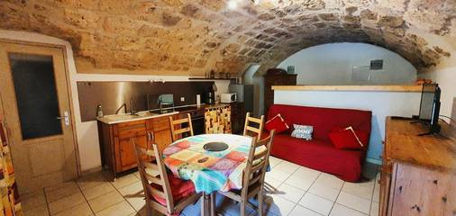 Gîte pour 5 personnes, avec jardin ainsi que piscine et vue, animaux acceptés à Saint-Jean-de-Buèges