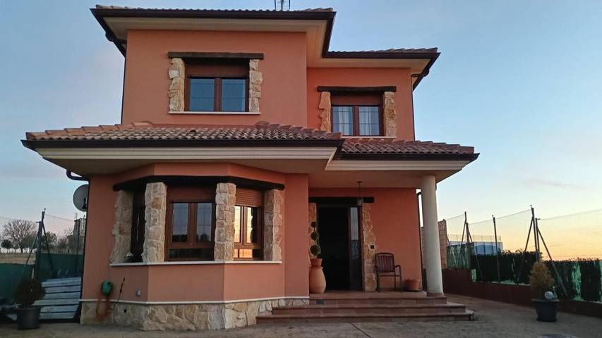 Casa de vacaciones para 8 personas, con terraza además de piscina y vistas en Provincia de Burgos - 2