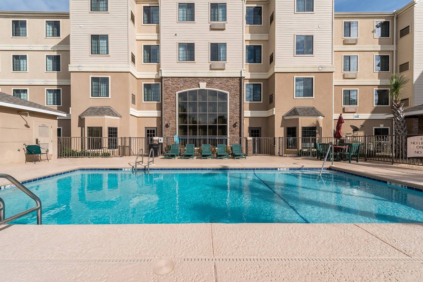 Entire apartment, Staybridge Suites Gulf Shores in Mobile Bay