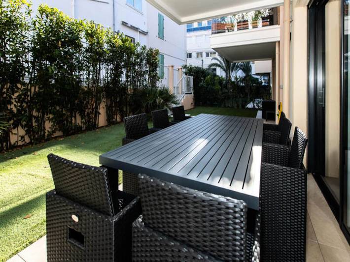 Gîte pour 6 personnes, avec piscine ainsi que terrasse et jardin, adapté aux familles dans Port du Mourre-Rouge - 4