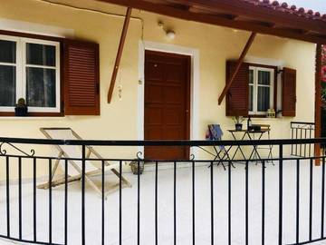 Gîte pour 2 personnes, avec jardin et vue dans Kavos