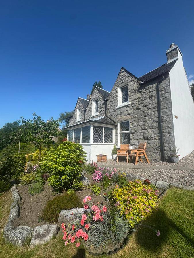 Chambre d’hôte pour 2 personnes, avec Jardin ainsi que Vue sur le lac et Vue à Fort William - 2
