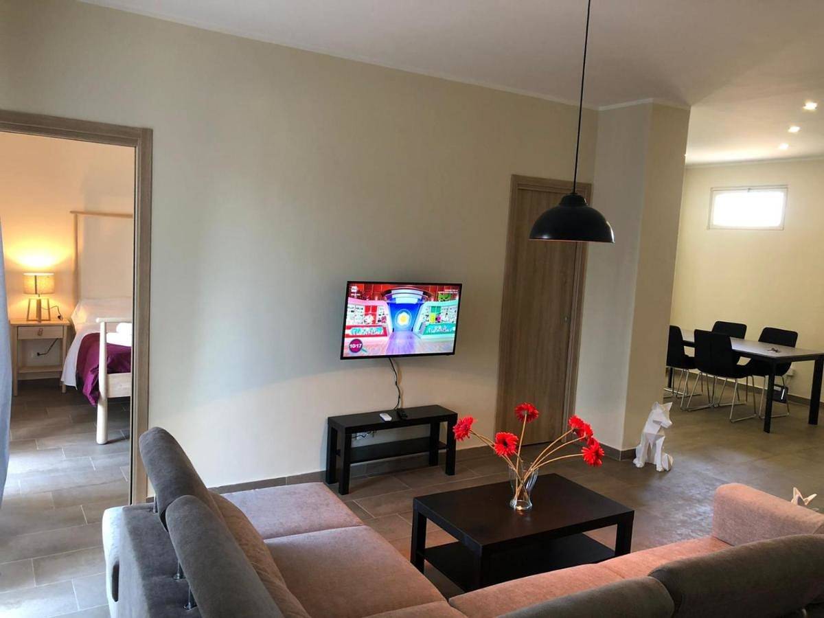 Three-Bedroom Apartment in Catania, Catania e dintorni