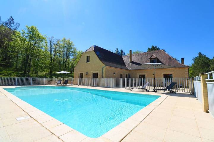 Location de vacances pour 16 personnes, avec Terrasse et Jardin à Veyrines-de-Domme