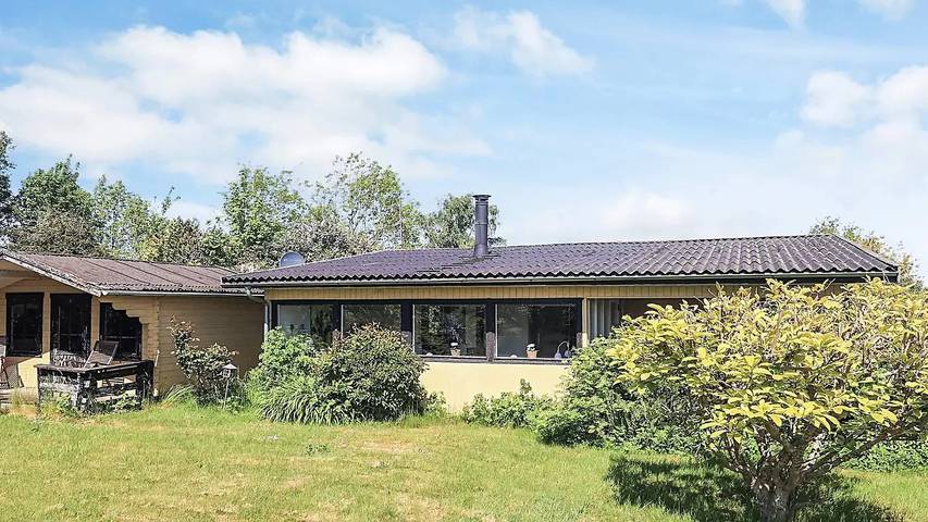 Ferieudlejning for 7 personer, med Terrasse i Bogø