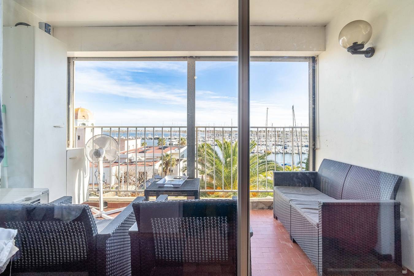 Ganze Wohnung, Apartment 'Vue Mer' mit Meerblick und Klimaanlage in Gruissan (Ville), Gruissan