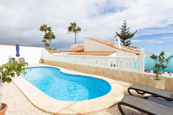 Holiday rental for 6 people, with Terrace and Pool as well as View in Amarilla Golf