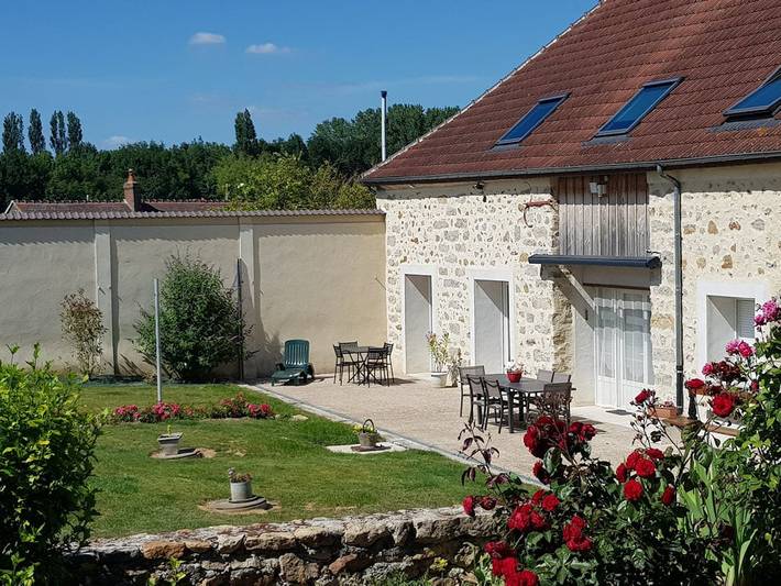 Chambre d’hôte pour 2 personnes, avec Jardin dans Perceneige