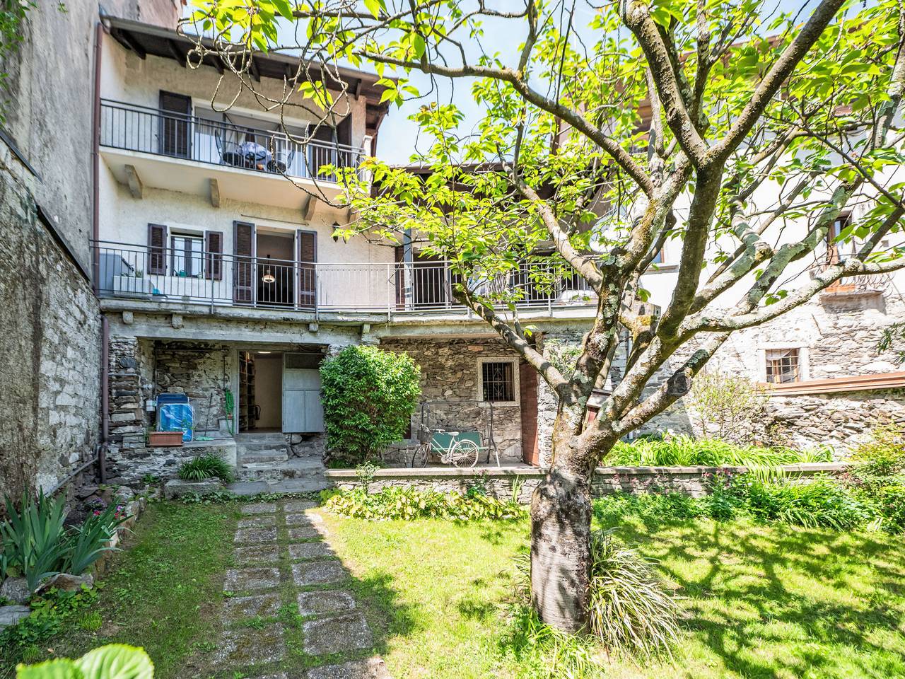 Iside in Mergozzo, Comune di Mergozzo