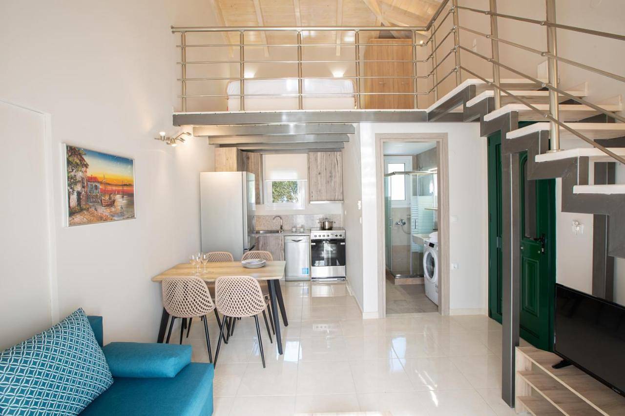Two-Bedroom Villa with Private Pool in Καρυώτες, Ελλάδα
