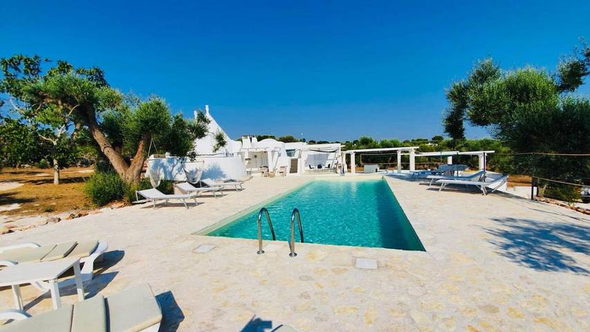 Villa para 12 pessoas, com varanda e piscina e ainda vista em Certosa
