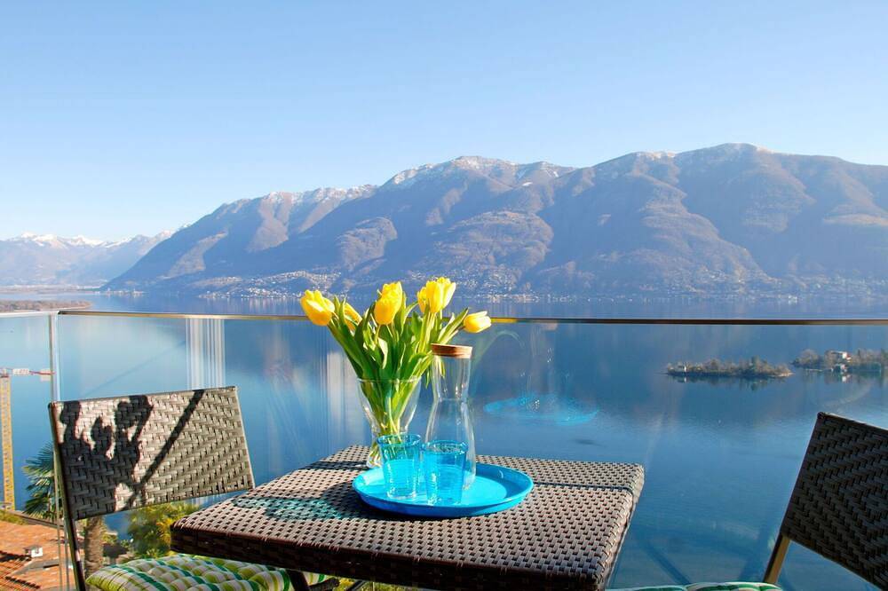 Ganze Wohnung, Schöne Wohnung mit  W-Lan, Tv, Balkon, Haustiere erlaubt, Panoramablick und Parkplatz in Ronco sopra Ascona, Tessiner Alpen