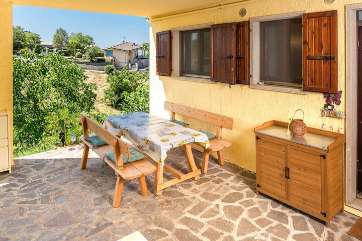 Gîte pour 4 personnes, avec Terrasse ainsi que Jardin et Vue sur le lac à San Zeno di Montagna - 3