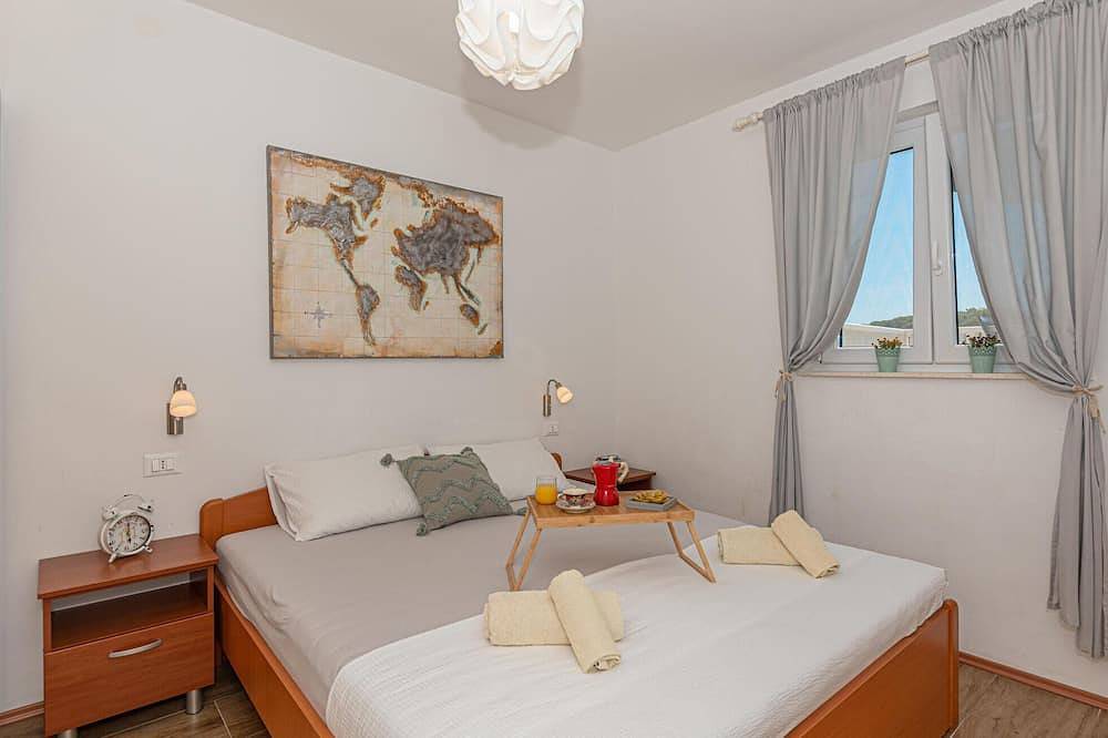 Preciosa casa en Rogoznica in Rogoznica, Condado de Šibenik-Knin