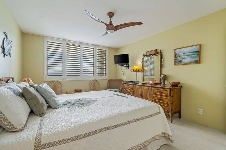 Vacation rental for 2 people, with pool and balcony in Kailua-Kona