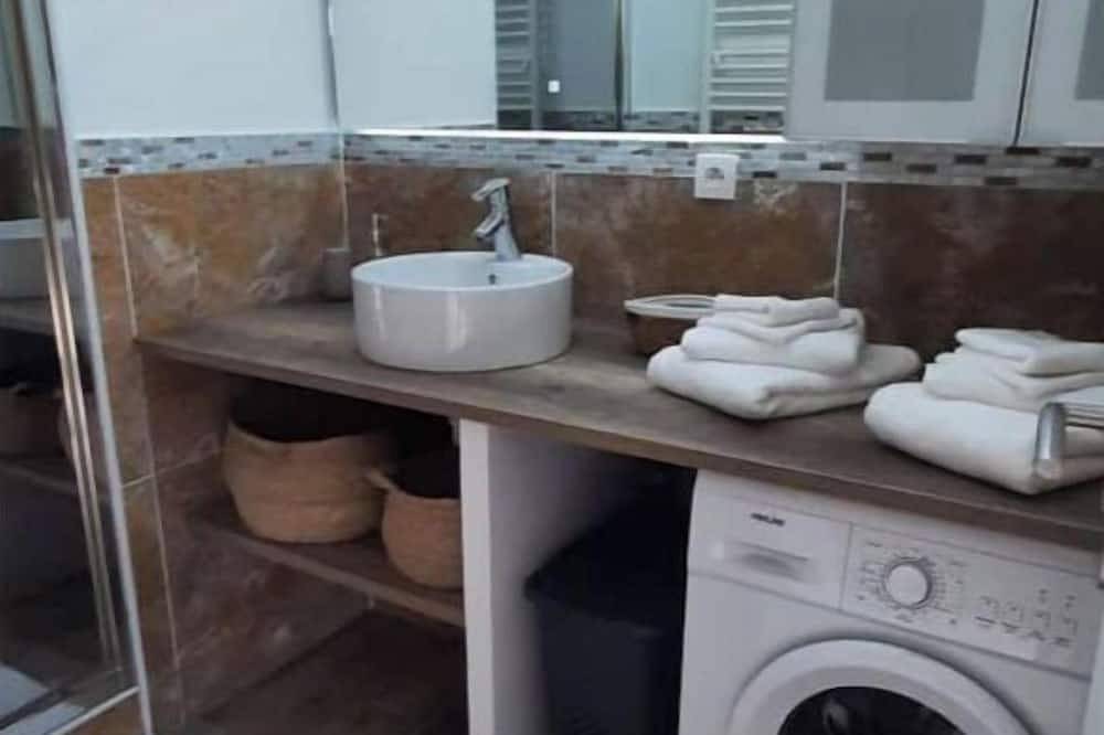 Appartement entier, Appartement avec piscine et spa in Anduze, Parc national des Cévennes