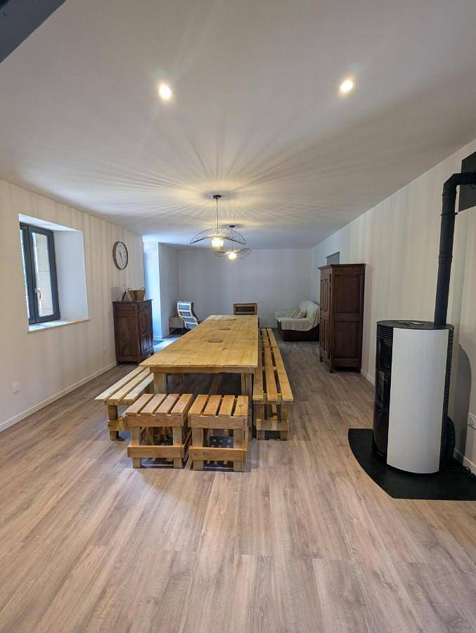 Gîte pour 14 personnes, avec terrasse et piscine, animaux acceptés à Fondamente