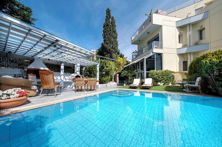 Villa für 8 Personen, mit Pool und Garten sowie Balkon in Voula