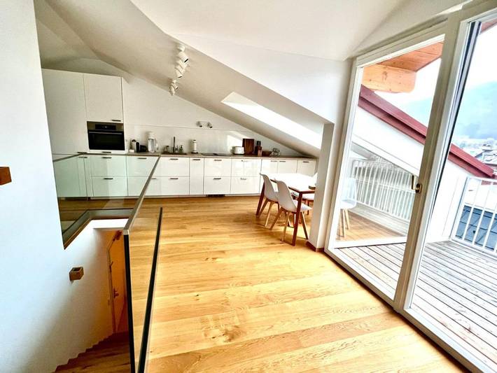 Apartament wakacyjny dla 4 osób, z widok i balkon oraz widok na jezioro w Gmunden