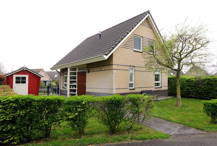 Bungalow für 6 Personen, mit Balkon/Terrasse und Terrasse sowie Sauna in Medemblik