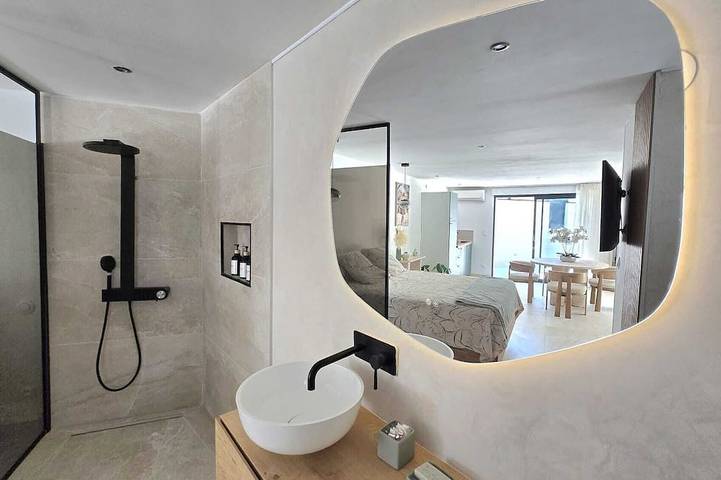 Appartement entier, Le Jardin Secret Du Garlaban in Roquevaire, Côte méditerranéenne (France)