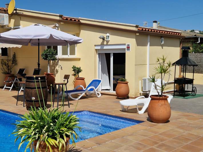 Gîte pour 8 personnes, avec jardin et piscine dans Segur de Calafell - 4