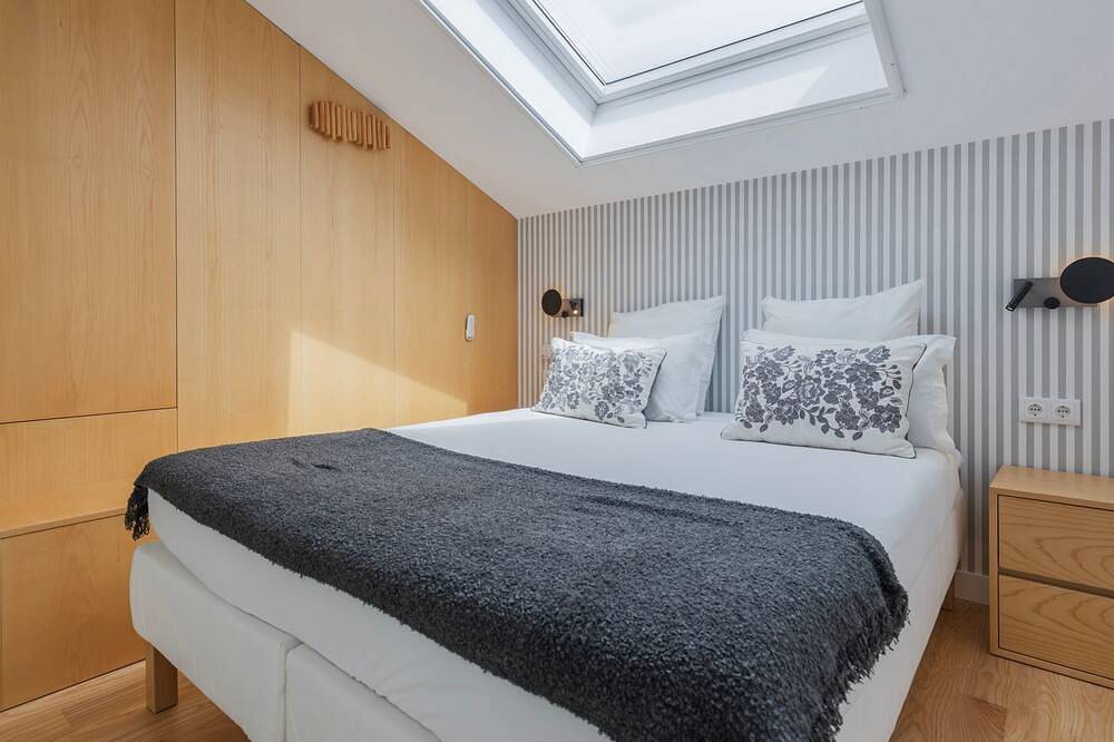 Blue Sky Villa 2 by Lovelystay in Aroeira, Corroios